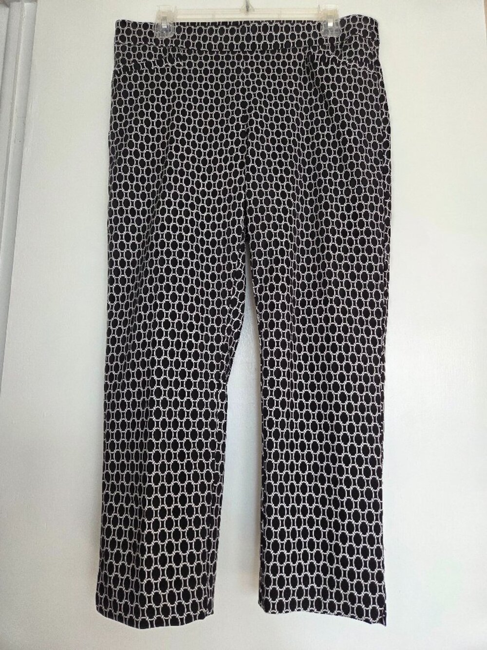 AVENUE Women's 16/14 Straight Leg Pull-On Cropped Pants Pockets Summer Workwear